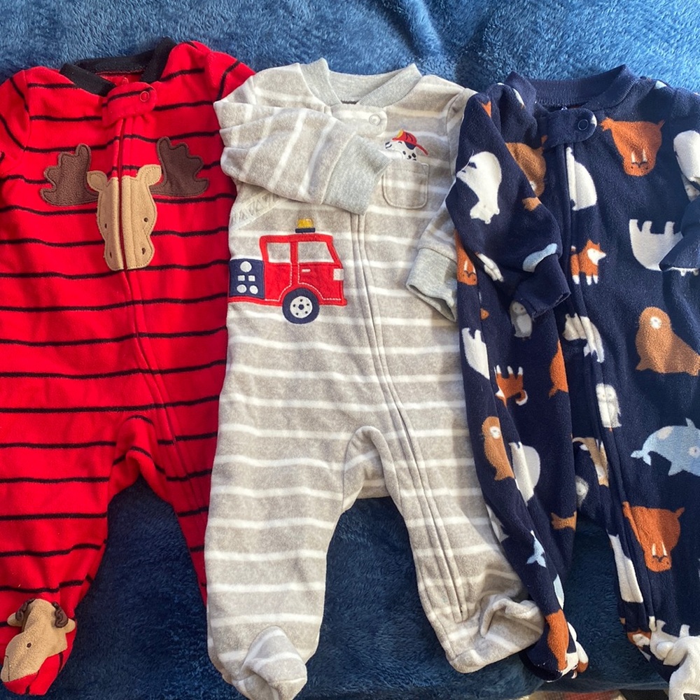 3 fleece pajamas with feet 0-3 months